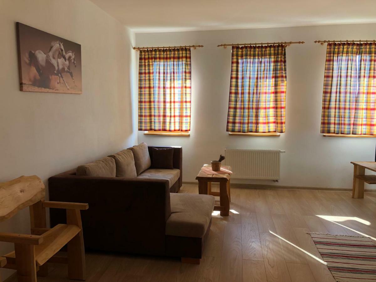 Bio Farma & Penzion Zlaty Hyl Novacany Exteriör bild